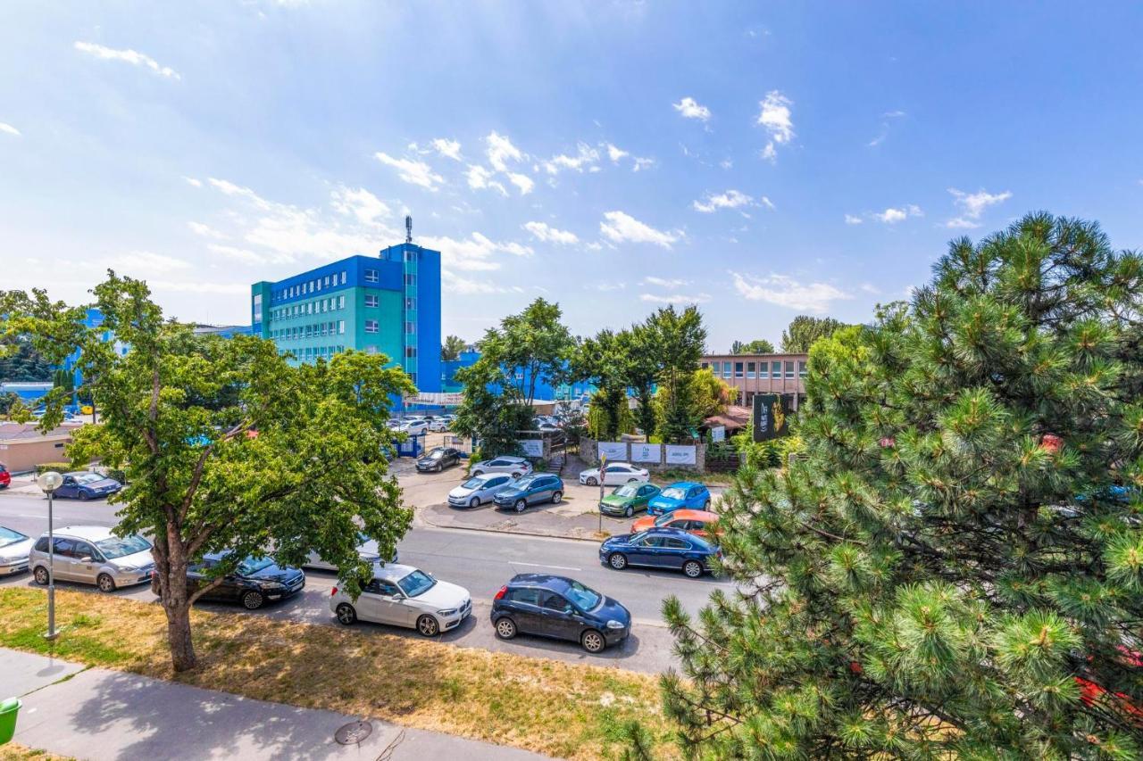 Apartment 20 Minutes From City Center W Netflix, Coffee Or Tea & Parking Bratislava Ngoại thất bức ảnh