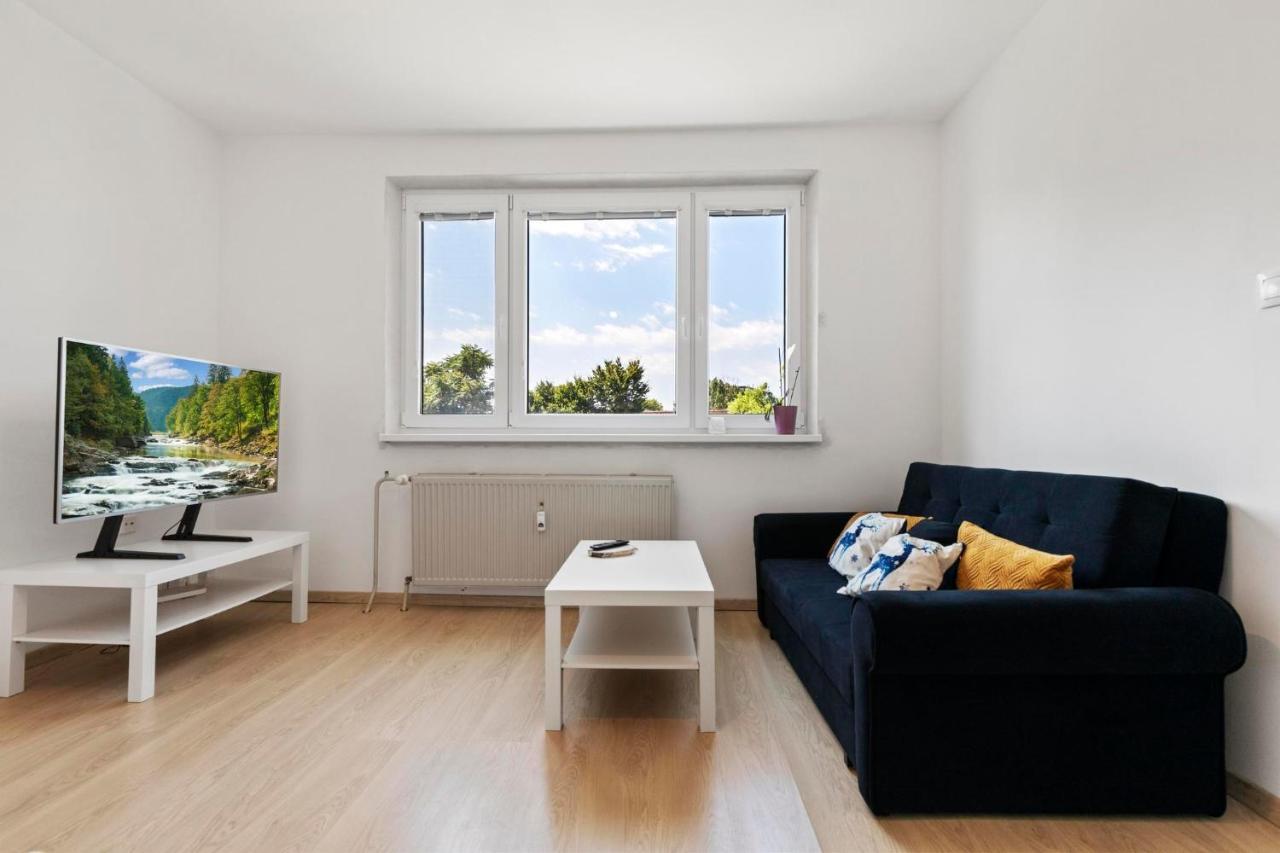 Apartment 20 Minutes From City Center W Netflix, Coffee Or Tea & Parking Bratislava Ngoại thất bức ảnh